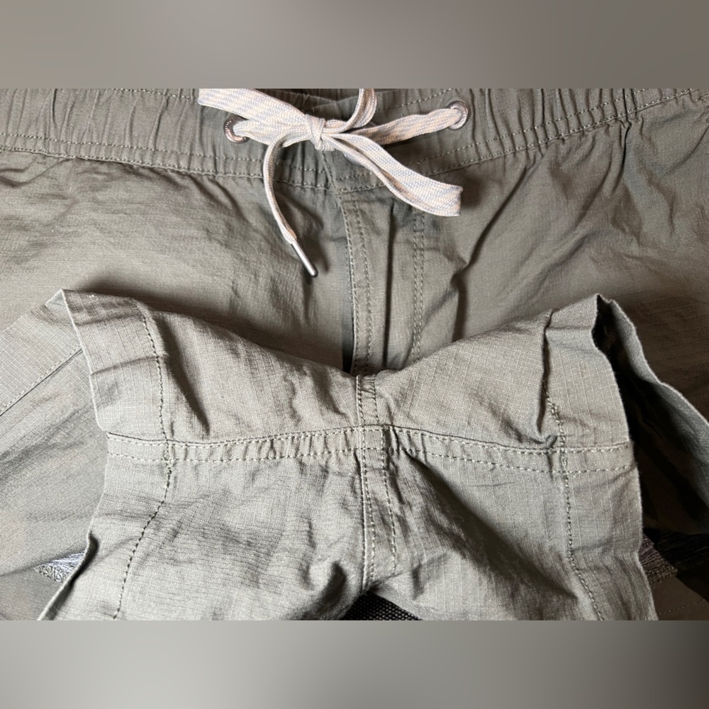 Vuori Ripstop Shorts Army Green Women's Small - Picture 9 of 11
